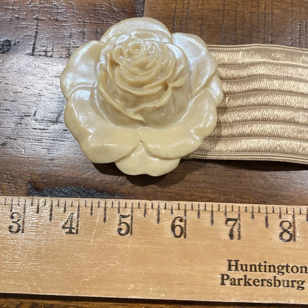 vintage Charmant beige rose belt